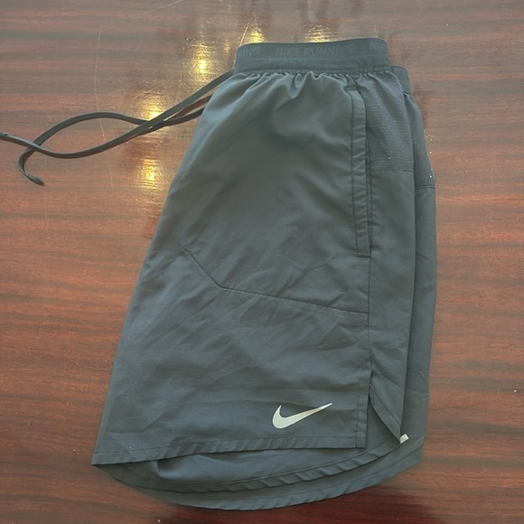 Nike Stride black shorts size Small - Picture 2 of 6